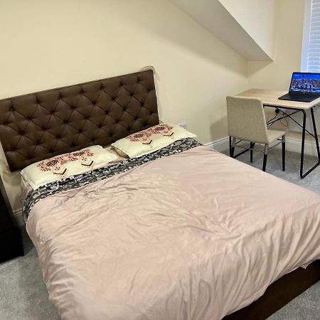 Double Bed Room Theobald Street Borehamwood Kültér fotó