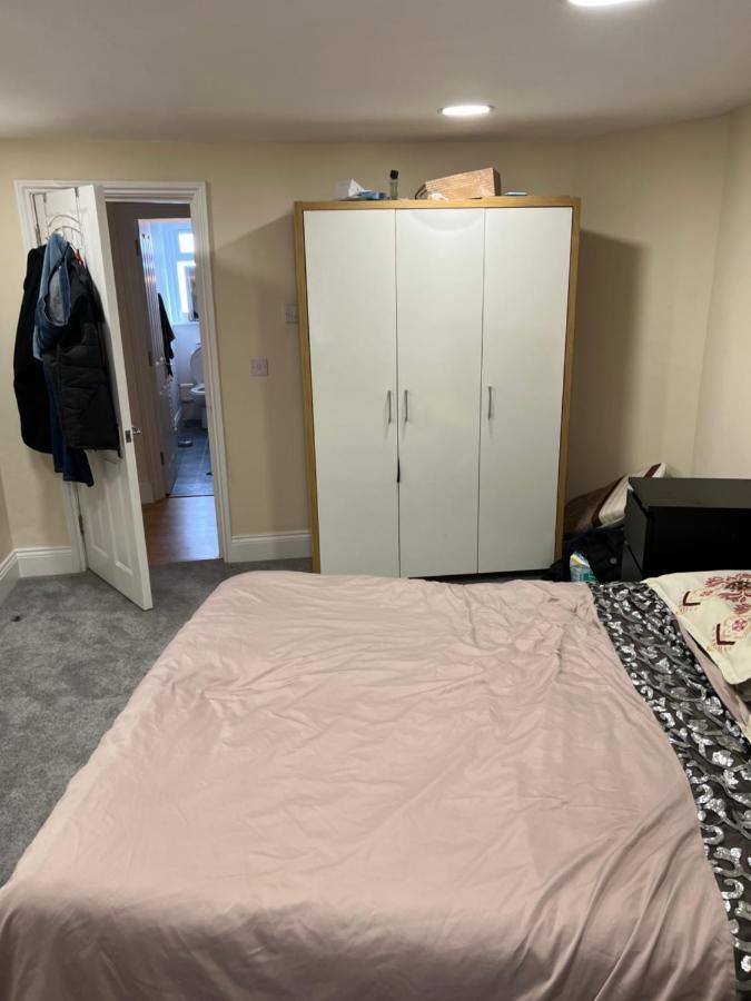Double Bed Room Theobald Street Borehamwood Kültér fotó
